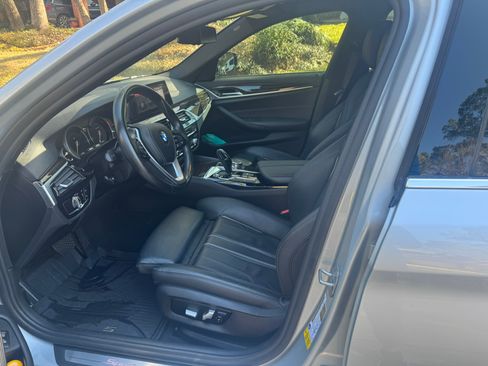 Used 2019 BMW 540i w/ Convenience Package image 4