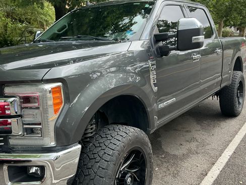 Used 2019 Ford F350 Lariat w/ Lariat Ultimate Package AWD/4WD image 2