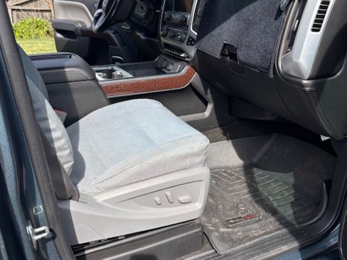 Used 2015 GMC Sierra 2500 SLT w/ Duramax Plus Package image 9