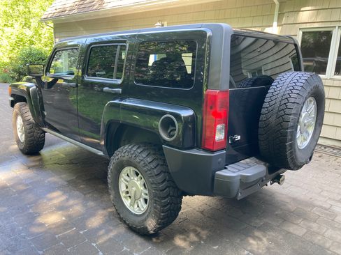 Used 2009 HUMMER H3 Luxury AWD/4WD image 6