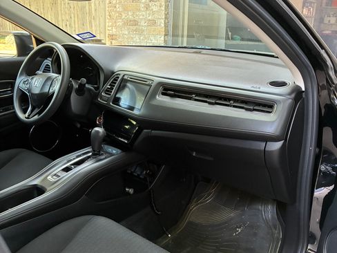 Used 2016 Honda HR-V EX image 8