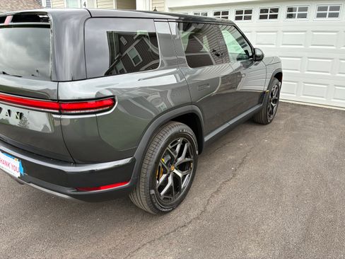Used 2027 Rivian R2 Performance AWD/4WD image 22