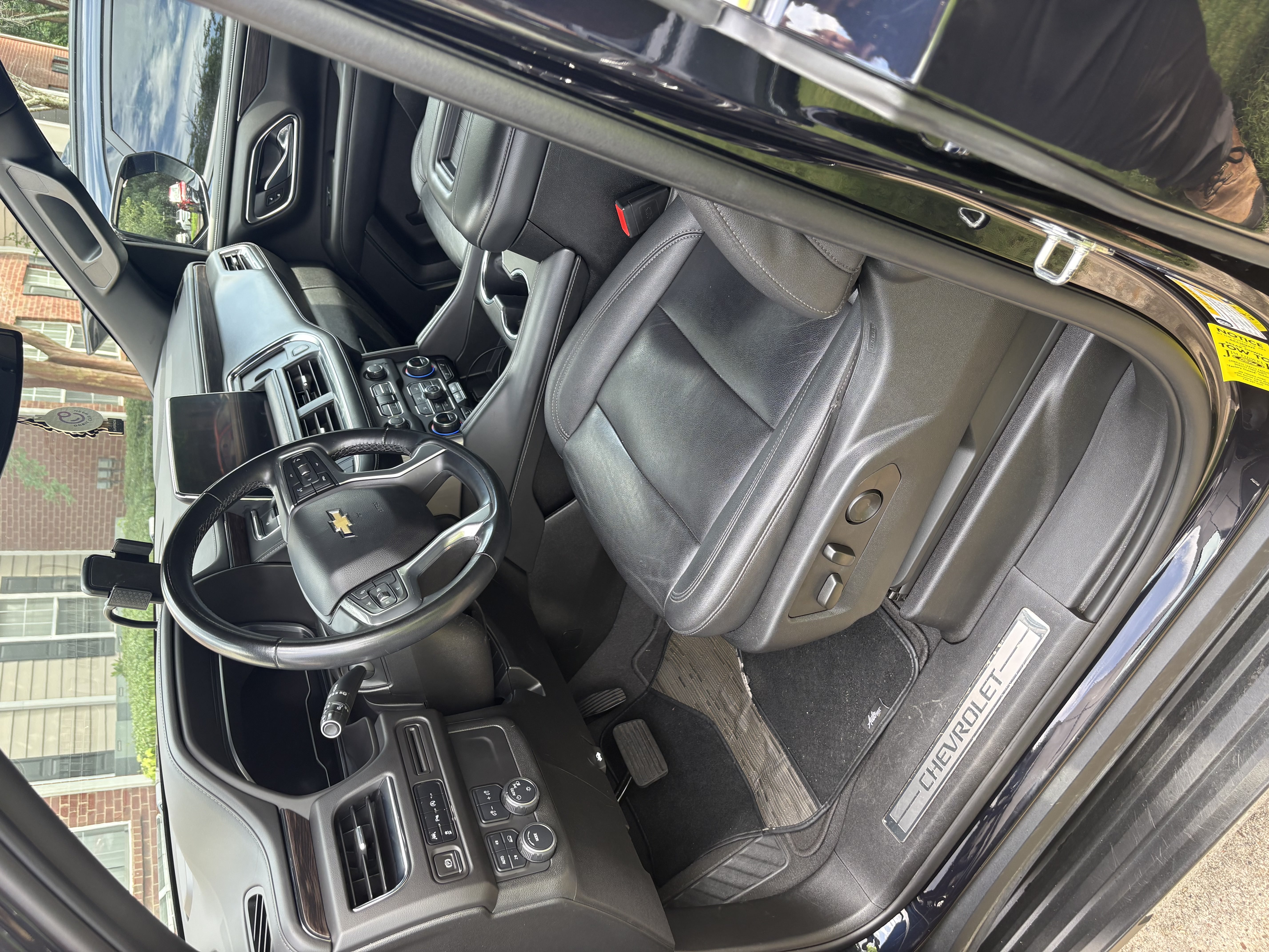 Used 2023 Chevrolet Suburban LT AWD/4WD image 10