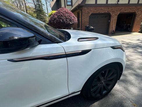 Used 2018 Land Rover Range Rover Velar R-Dynamic HSE AWD/4WD image 10