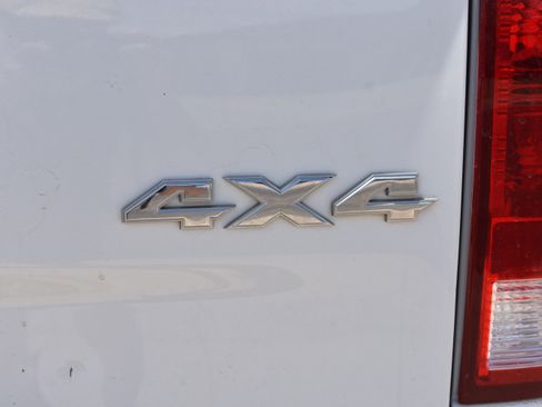 Used 2016 RAM 2500 Tradesman w/ Chrome Appearance Group AWD/4WD image 12