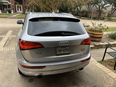 Used 2017 Audi Q5 2.0T Premium Plus w/ Technology Package image 5