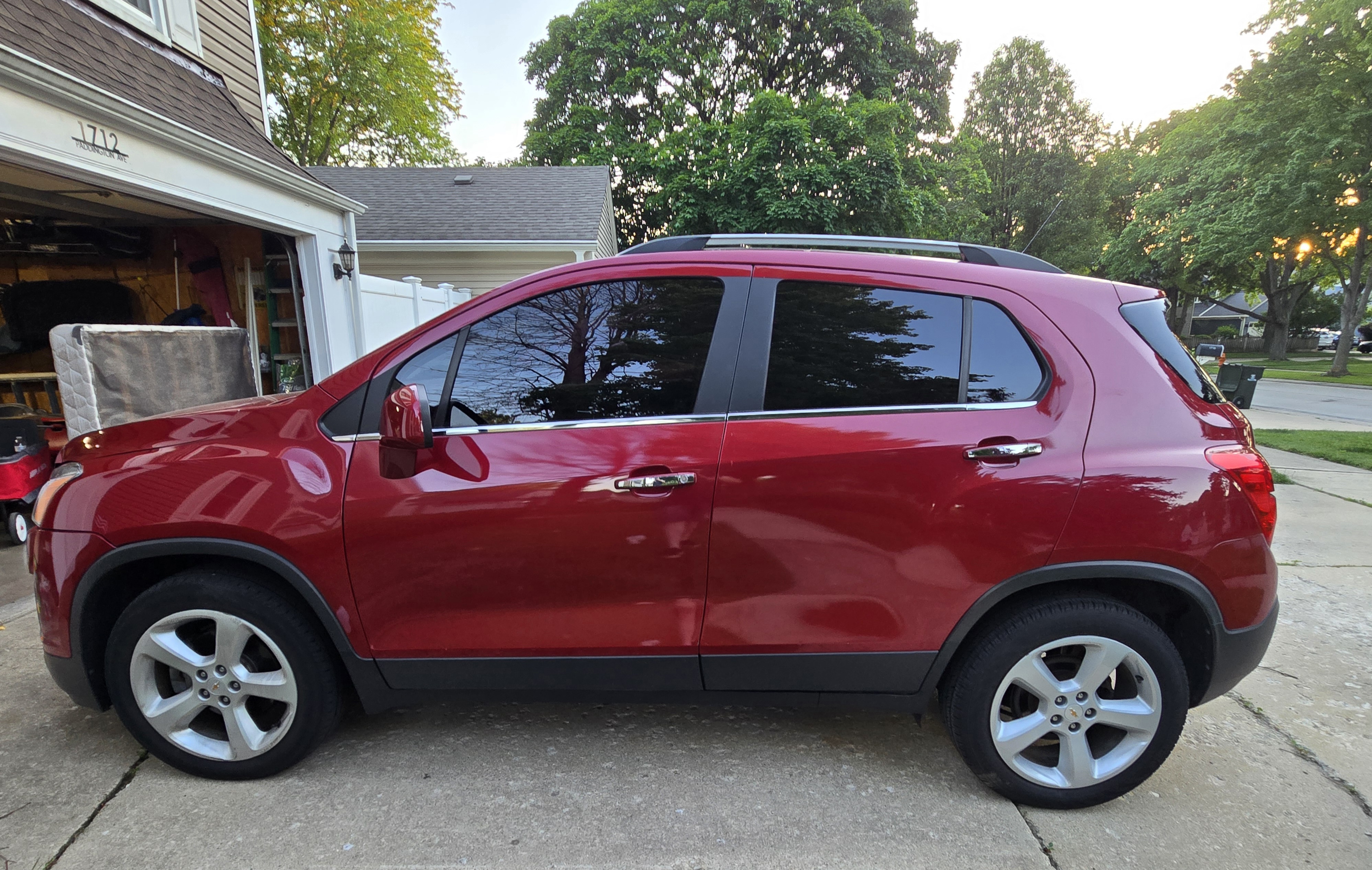Used 2015 Chevrolet Trax LTZ AWD/4WD image 16
