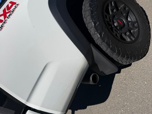 Used 2021 Toyota Tacoma TRD Off-Road w/ Technology Package AWD/4WD image 20