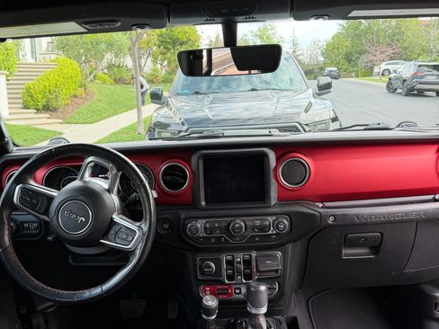 Used 2019 Jeep Wrangler Unlimited Rubicon AWD/4WD image 8