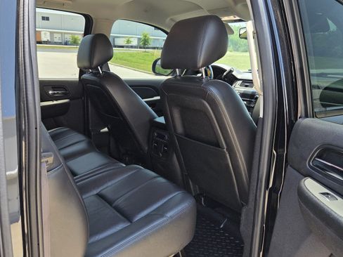 Used 2013 Chevrolet Avalanche LT w/ Suspension Package, Off-Road AWD/4WD image 20