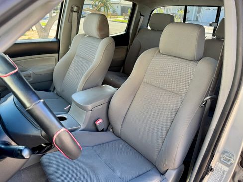 Used 2006 Toyota Tacoma PreRunner image 14