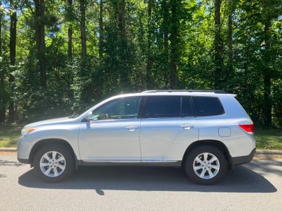 Used 2012 Toyota Highlander SE w/ Tow Pkg