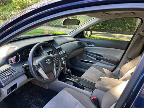 Used 2010 Honda Accord LX image 10
