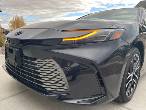 Used 2025 Toyota Camry XLE image 6