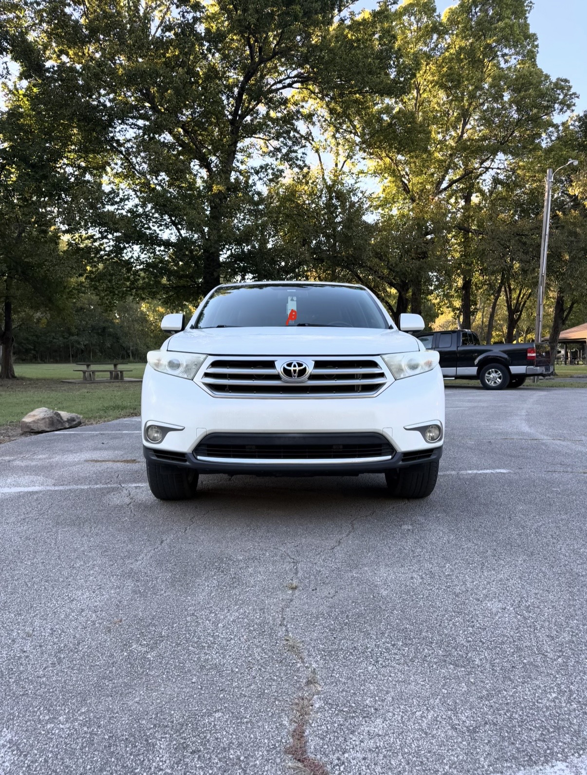 Used 2012 Toyota Highlander Limited w/ Tow Pkg FWD image 4