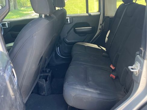Used 2021 Jeep Wrangler Unlimited Sport AWD/4WD image 4