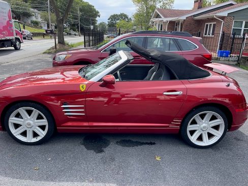 Used 2005 Chrysler Crossfire Limited image 4