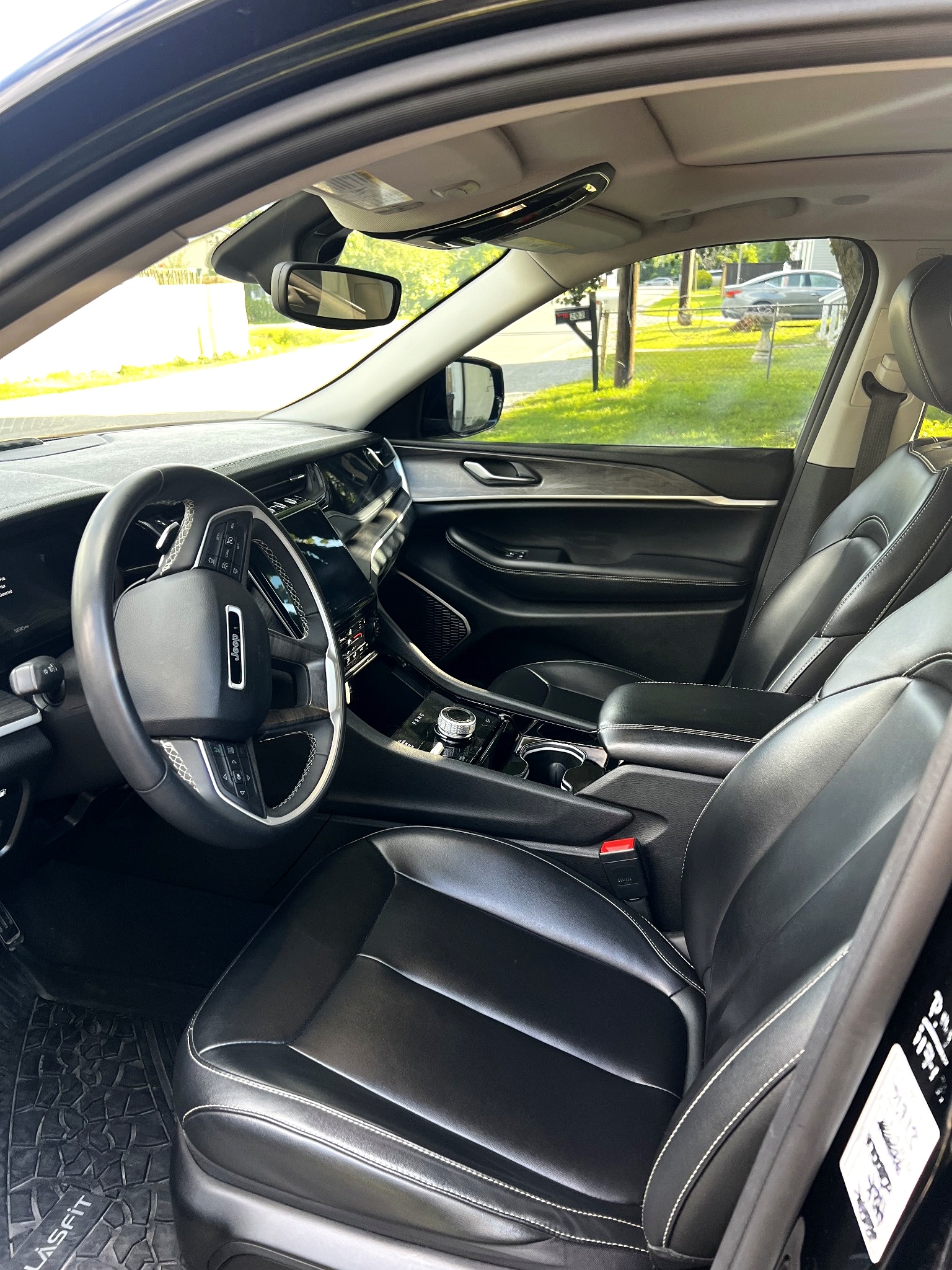 Used 2023 Jeep Grand Cherokee 4WD 4xe image 9