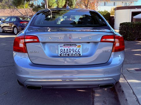 Used 2017 Volvo S60 T5 Inscription image 9