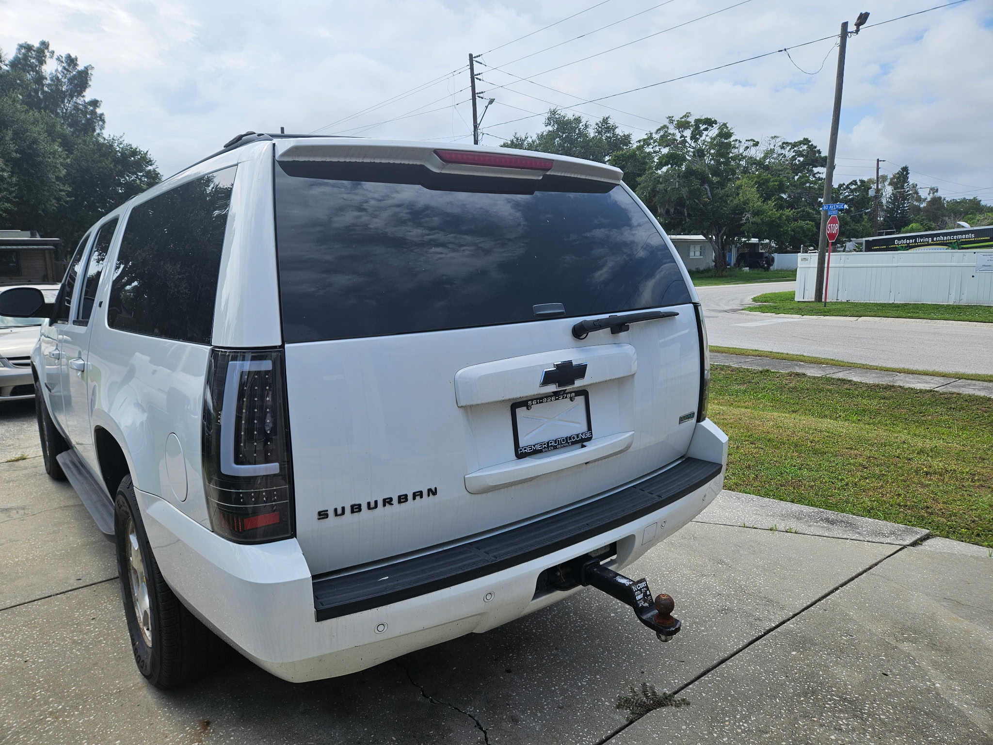 Used 2011 Chevrolet Suburban LT AWD/4WD image 9