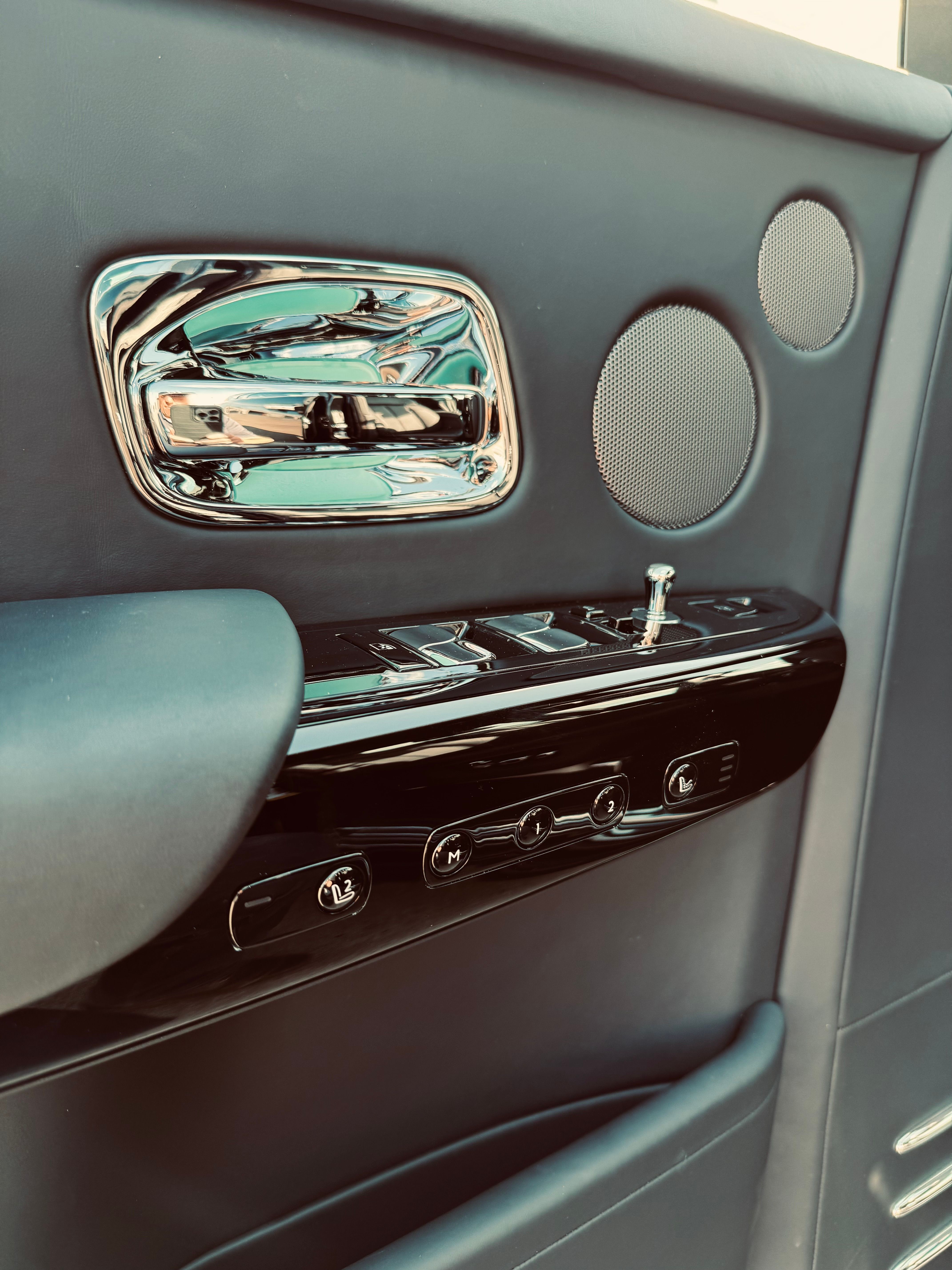 Used 2022 Rolls-Royce Phantom Sedan w/ The Phantom Package RWD image 16