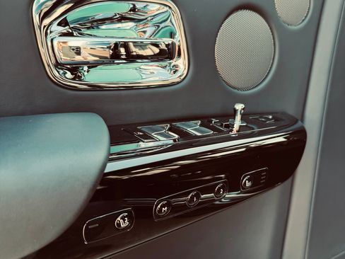 Used 2022 Rolls-Royce Phantom Sedan w/ The Phantom Package image 16