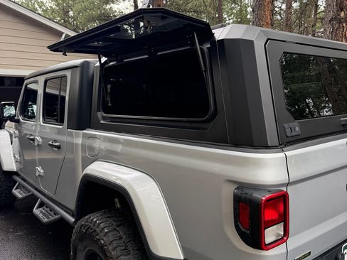Used 2022 Jeep Gladiator Sport AWD/4WD image 25