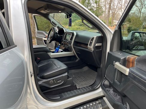 Used 2016 Ford F150 Lariat w/ Equipment Group 501A Mid image 20