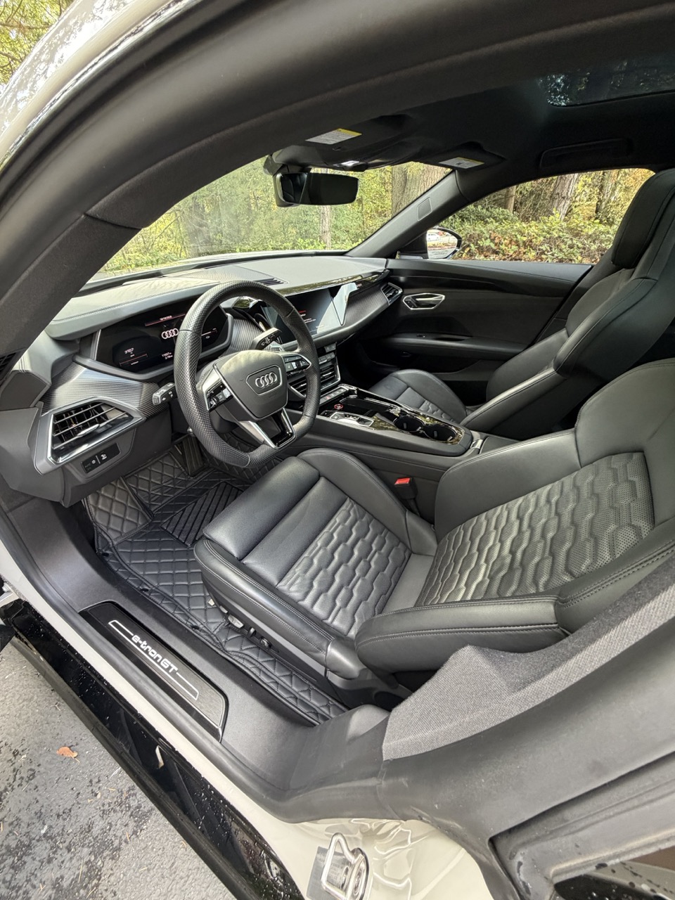 Used 2022 Audi e-tron GT Prestige w/ Prestige Package AWD/4WD image 28