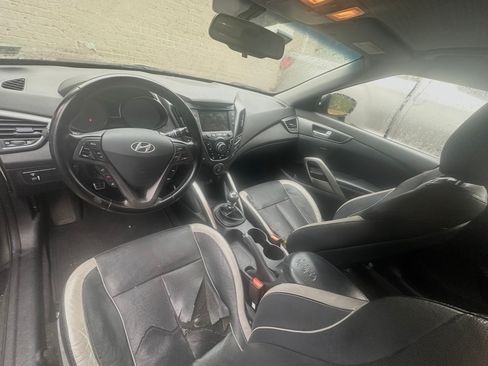 Used 2015 Hyundai Veloster Turbo FWD image 9