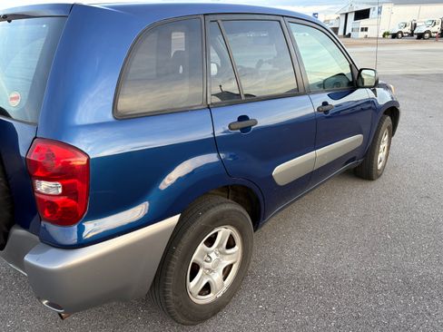 Used 2004 Toyota RAV4 2WD image 16