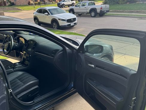 Used 2019 Chrysler 300 S image 14