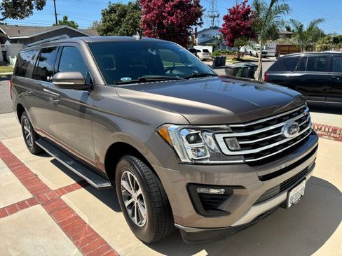 Used 2018 Ford Expedition Max XLT w/ Equipment Group 202A AWD/4WD image 5