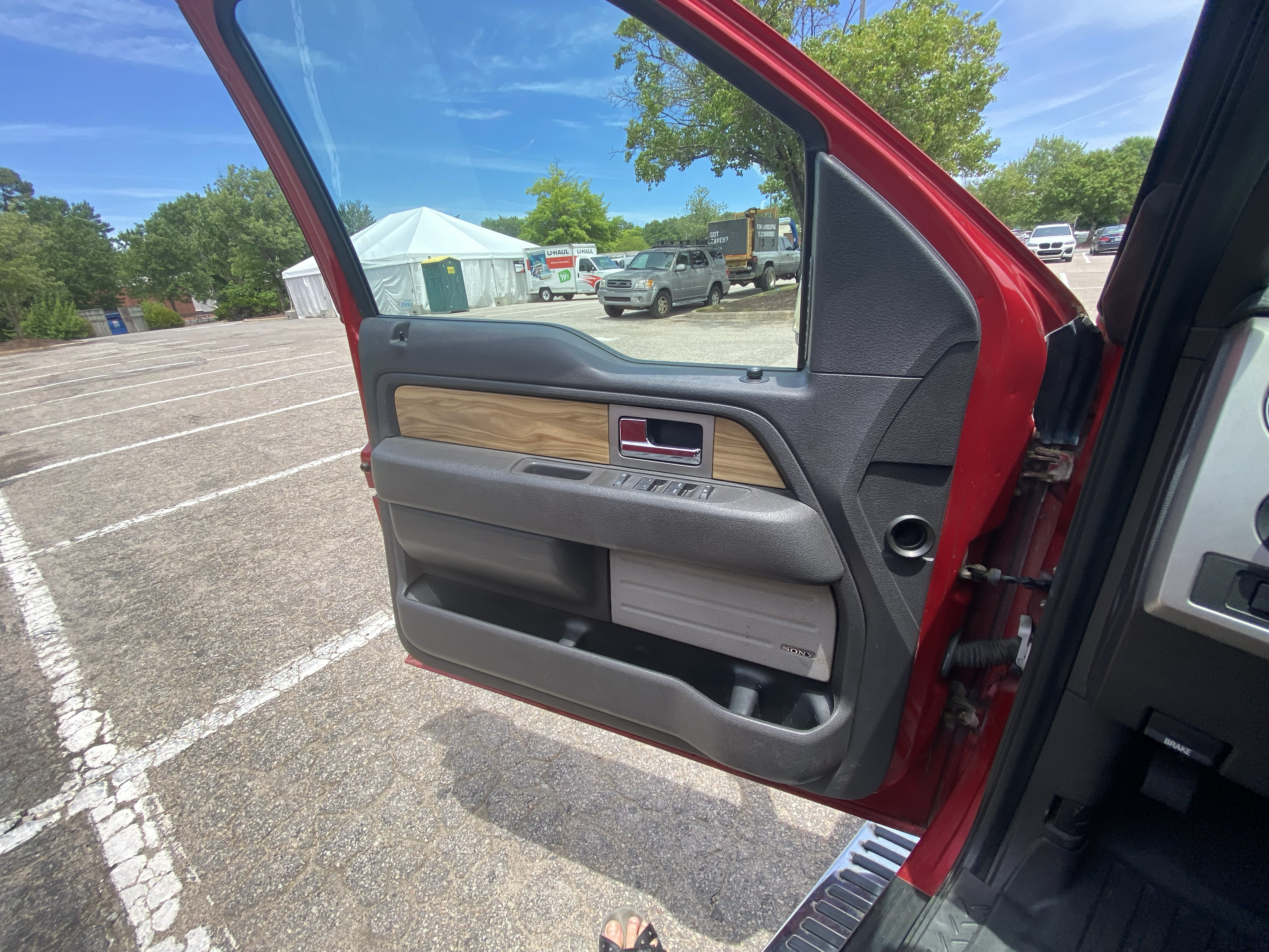 Used 2011 Ford F150 Lariat AWD/4WD image 11
