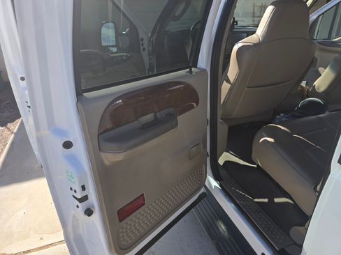 Used 2003 Ford F250 Lariat RWD image 15