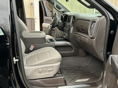 Used 2019 Chevrolet Silverado 1500 LTZ image 11