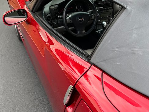 Used 2010 Chevrolet Corvette Convertible w/ Preferred Equipment Group RWD image 13