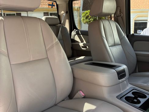 Used 2007 GMC Sierra 3500 SLT w/ Convenience Package AWD/4WD image 17