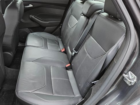 Used 2017 Ford Focus Titanium image 8