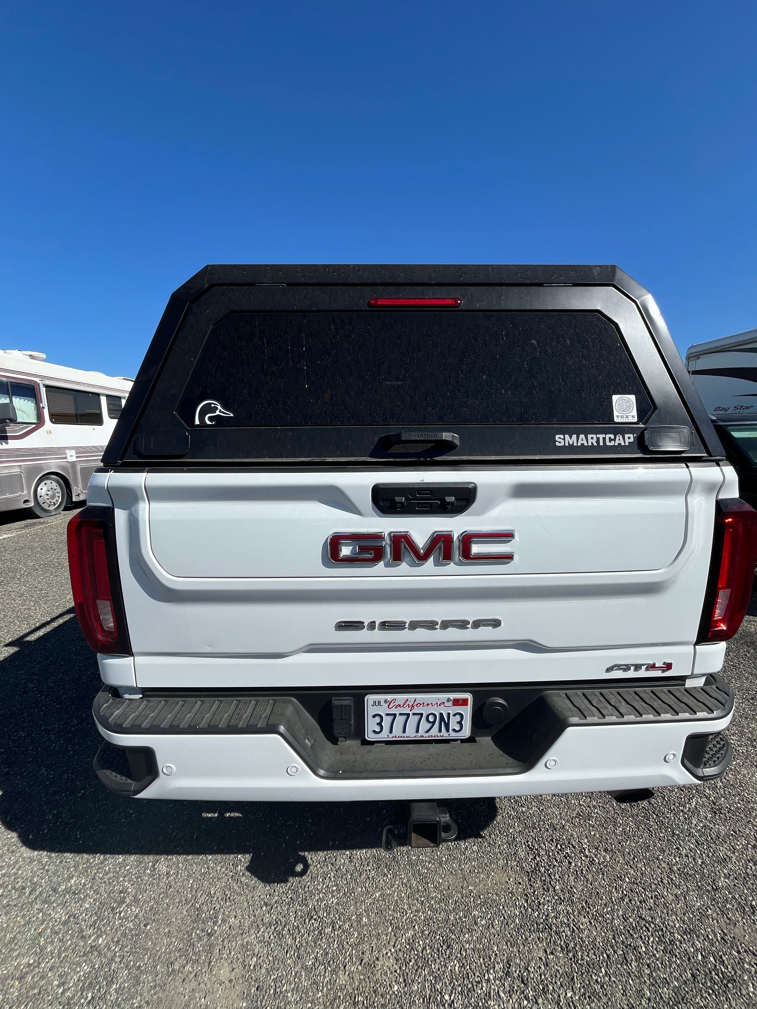 Used 2022 GMC Sierra 2500 AT4 w/ AT4 Preferred Package AWD/4WD image 6