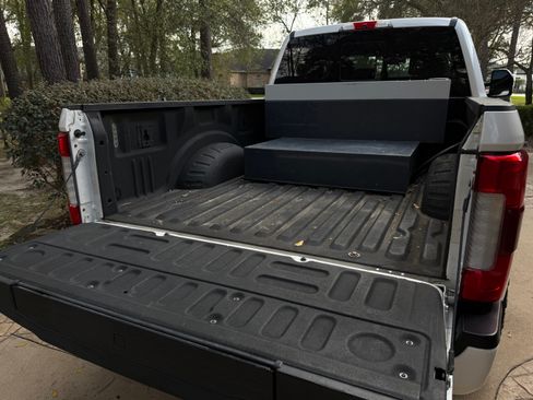 Used 2018 Ford F250 Platinum w/ Platinum Ultimate Package image 12