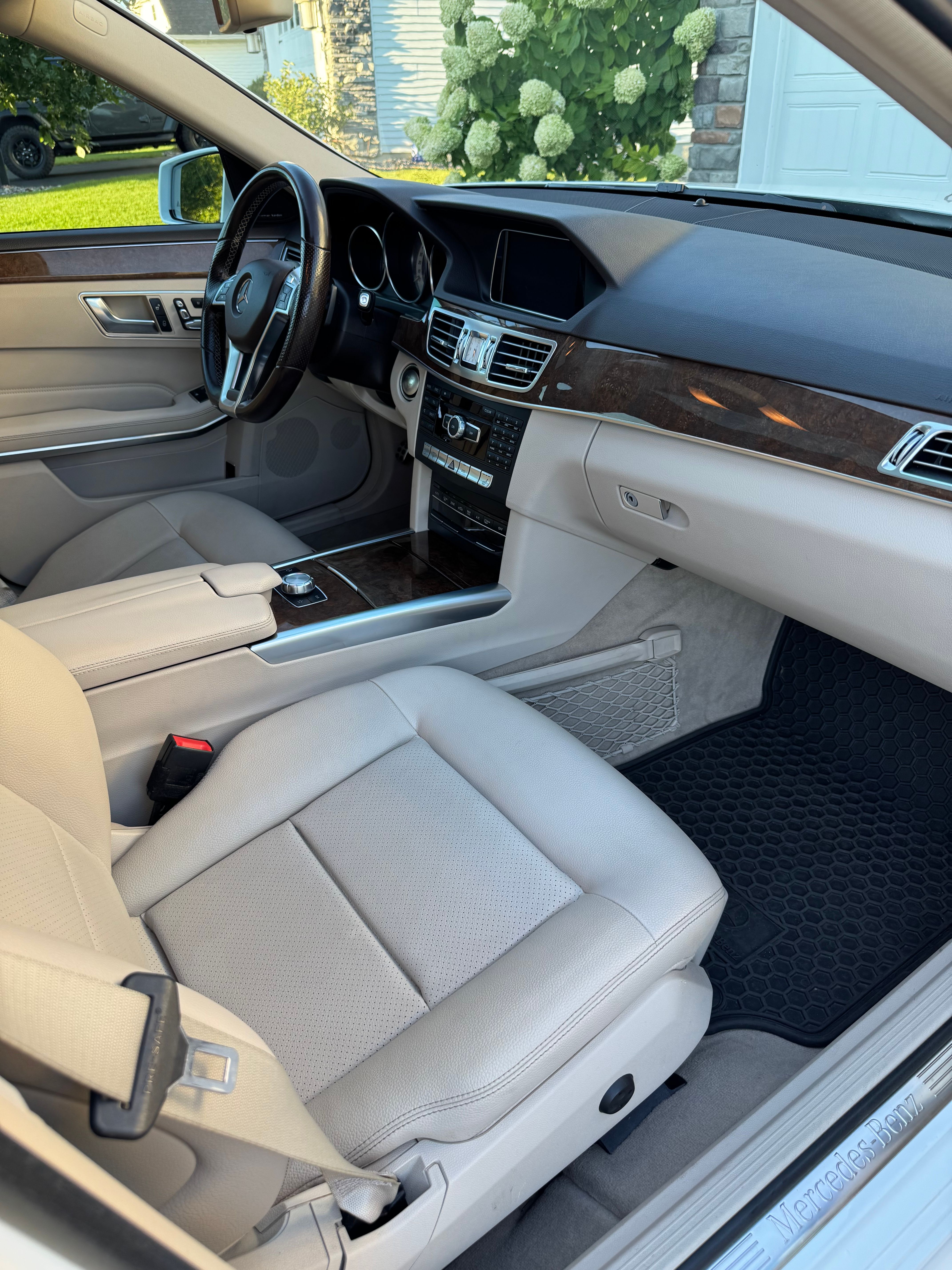 Used 2014 Mercedes-Benz E 350 4MATIC Sedan image 14
