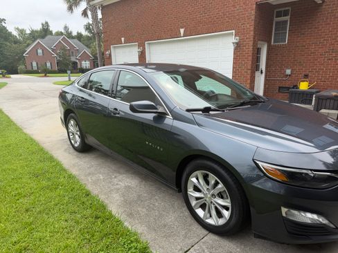 Used 2019 Chevrolet Malibu LT FWD image 4