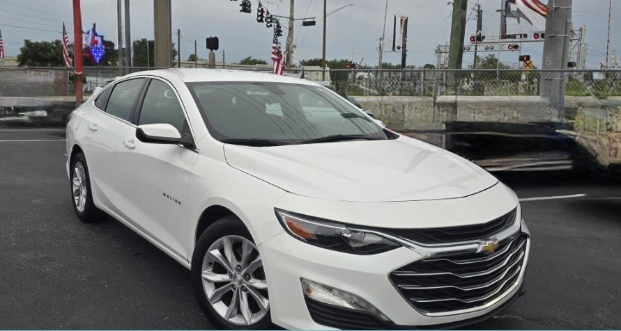 Used 2021 Chevrolet Malibu LT FWD image 4