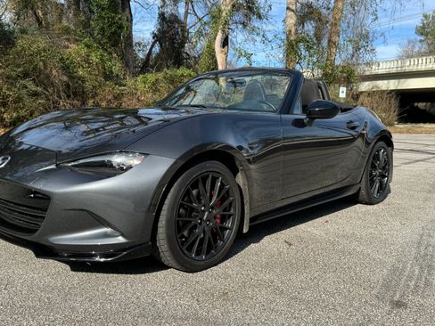 Used 2017 MAZDA MX-5 Miata Club w/ Brembo/BBS Package image 19