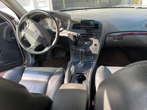 Used 2004 Volvo V70 2.5T image 12