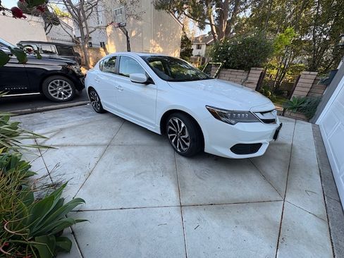 Used 2018 Acura ILX w/ Special Edition Package image 4