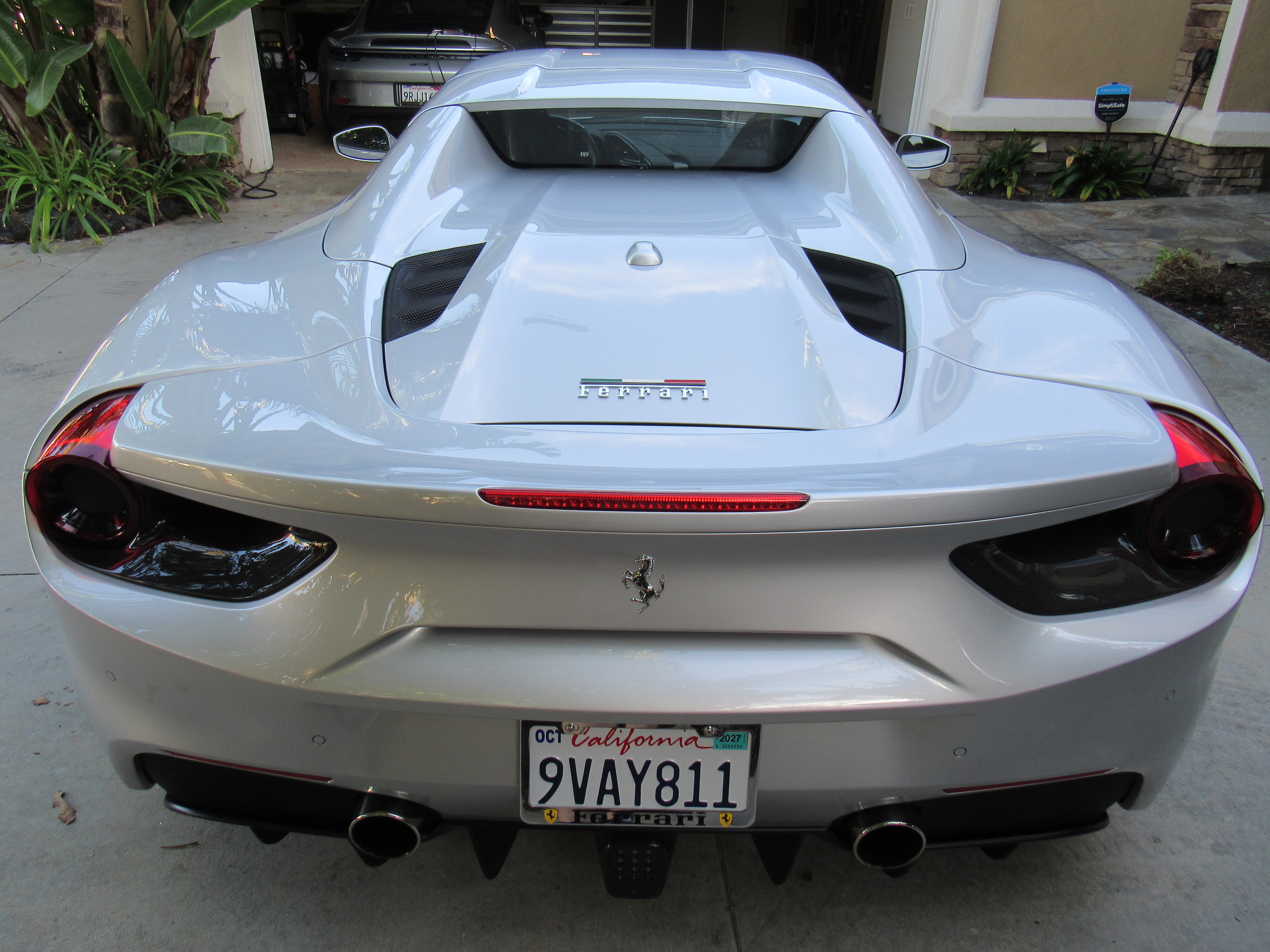 Used 2018 Ferrari 488 Spider RWD image 11