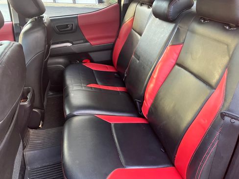 Used 2016 Toyota Tacoma SR5 w/ SR5 Appearance Package (SN) image 13