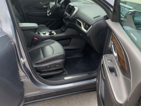 Used 2019 GMC Terrain Denali w/ GMC Pro Grade Package AWD/4WD image 23